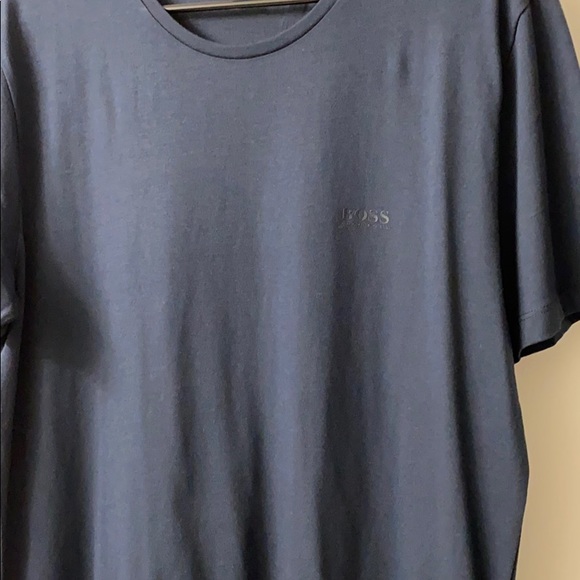 Hugo boss tee - Picture 2 of 2
